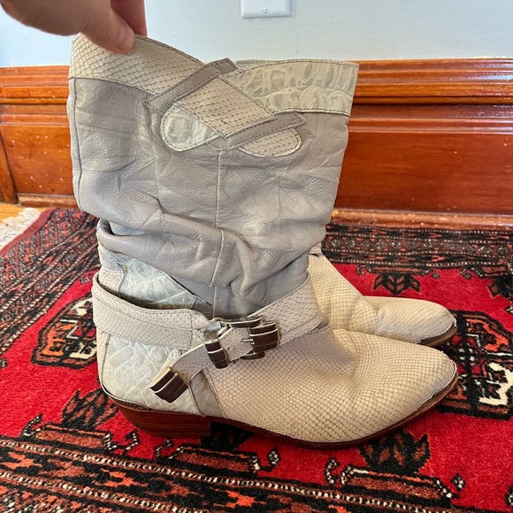 Wild pair | grey snake skin vintage cowboy boots - Picture 1 of 11